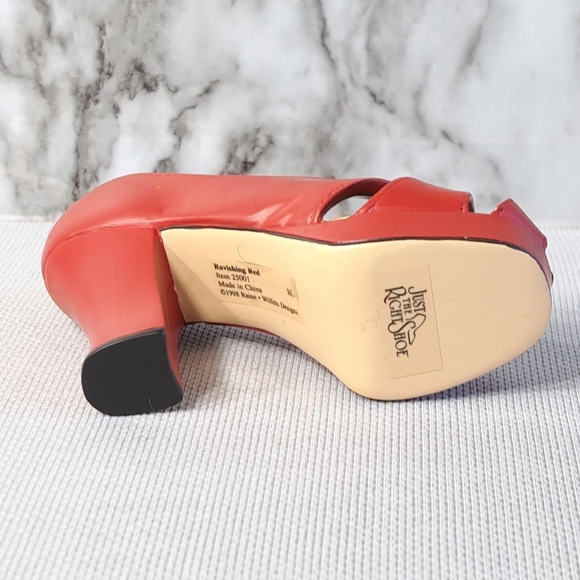 Just the Right Shoe By Raine Ravishing Red Mini Ceramic Red‎ Shoe Figurine - Picture 6 of 13